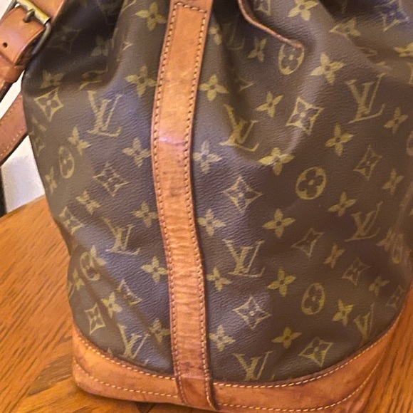 Louis Vuitton Monogram Noe bucket Shoulder. - Picture 12 of 15